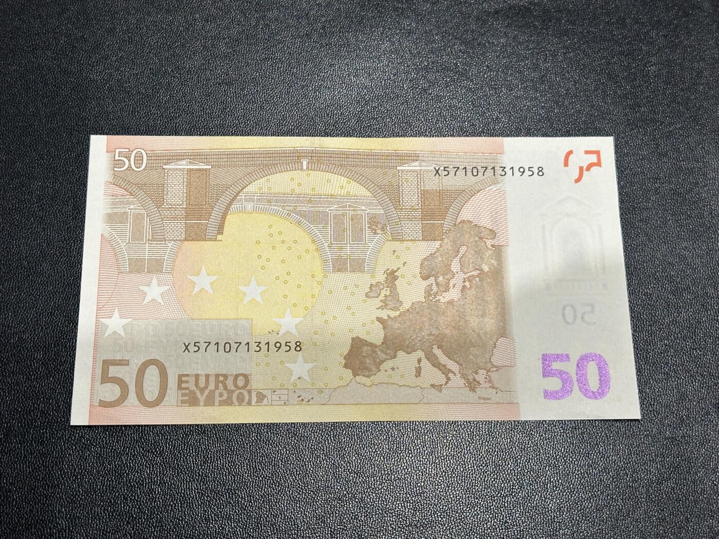 《外钞收藏家》第五百九十三期（精品场）（本平台长期征集拍品、欢迎藏友们联系合作）