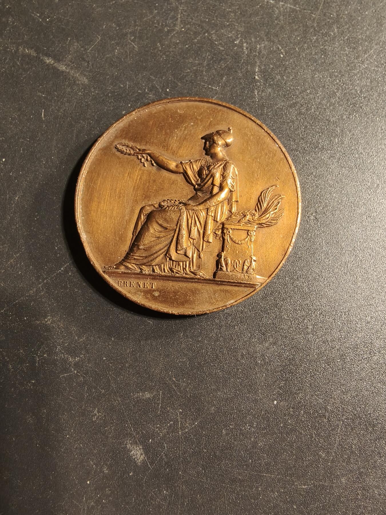 老王徽章第169期 法国1894年艺术竞赛大铜章     坐姿玛丽安娜     直径42mm.    重量34.3g