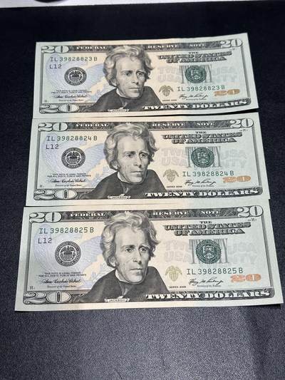 《外钞收藏家》第五百九十三期（精品场）（本平台长期征集拍品、欢迎藏友们联系合作） - 2006年美国彩版20美元 3连号 一张AU 2张全新不绝