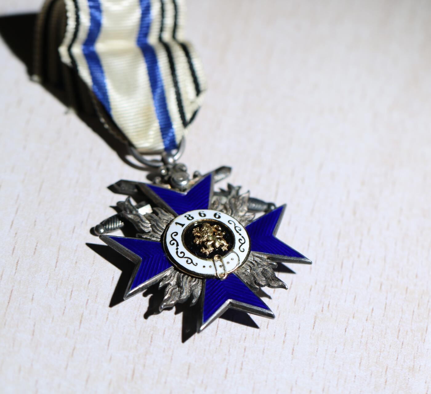 大猫徽章拍卖 第284期 德国 巴伐利亚军事功勋勋章  mvo4 银制 带剑，经典设计