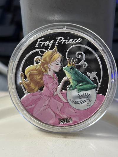 第184期拍卖 - 贝宁2014童话故事格林童话青蛙王子1盎司彩色银币，有瑕疵，999银银价431，发行575枚