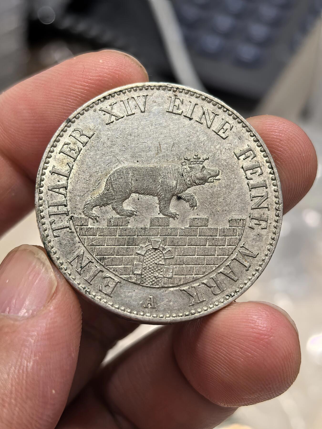 博洋堂世界钱币拍卖第151期（全场包邮） 德国1852年安哈特小熊爬墙泰勒 仅一万发行量 少见年份 这周jbz一枚AUD不含佣金拍了1700 此枚高点不错 可以搏一下ms