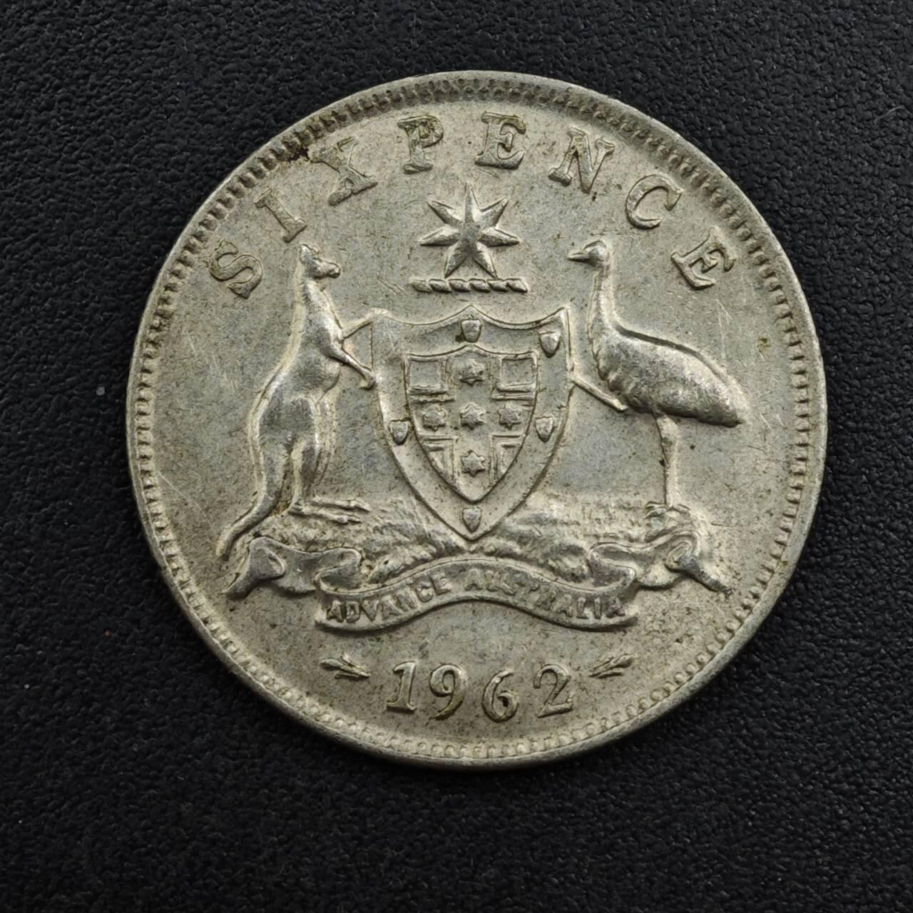 【淘币小摊】实时拍第八百二十五拍   散币场   满百包邮可预留二周 每周一统一发货   澳大利亚1962年伊丽莎白二世6便士银币