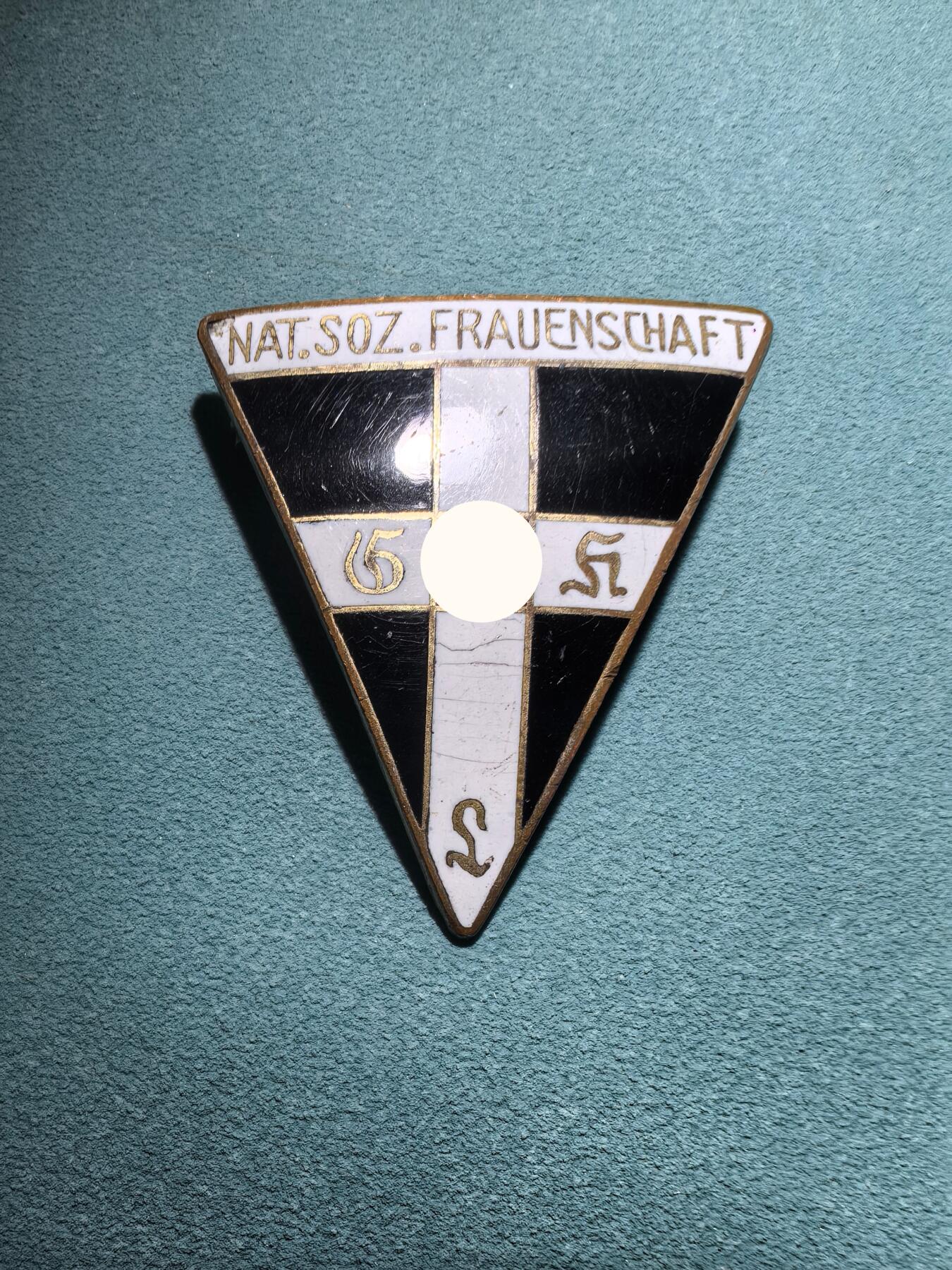 盛世勋华——号角文化勋章邮票专场拍卖第293期 德国（1939）妇女联盟会员证章 大尺寸版 少见带厂标