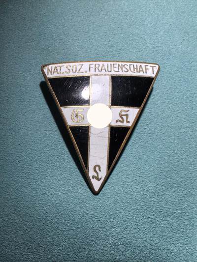 盛世勋华——号角文化勋章邮票专场拍卖第293期 - 德国（1939）妇女联盟会员证章 大尺寸版 少见带厂标