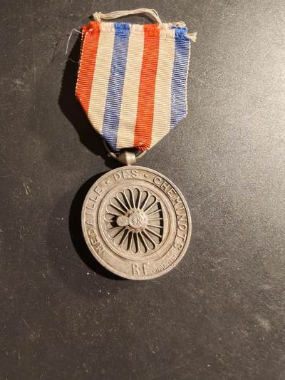 老王徽章第169期 - 法国银级铁路服务奖章    1946年实发