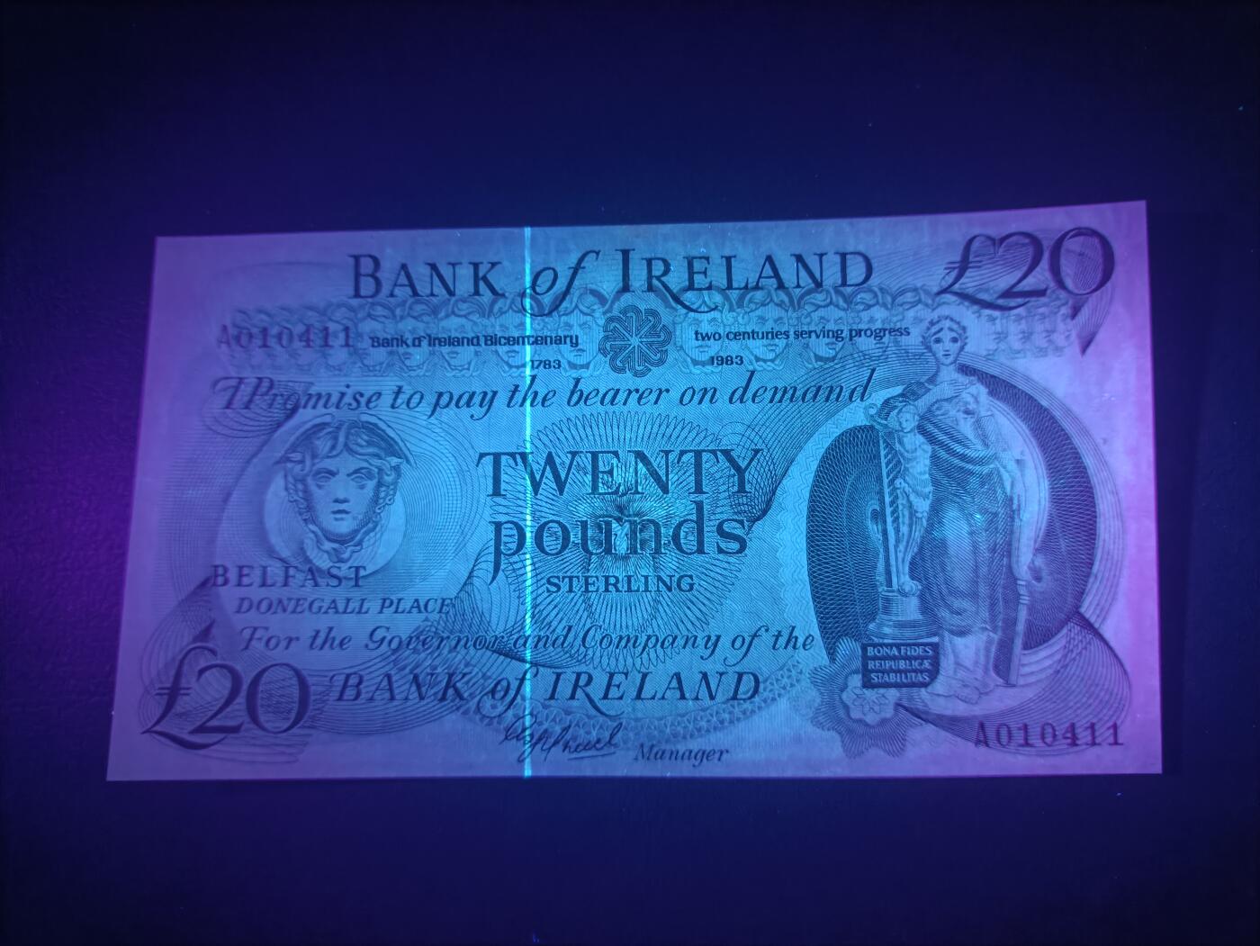 2025十二月第三期，总208期 爱尔兰银行1983年开业200周年20镑纪念钞AUNC首冠A，爱尔兰女神和银行大楼与代表性物产