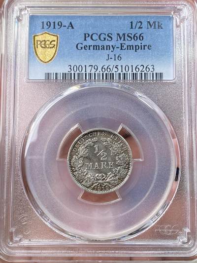 万国钱币拍卖第057期（万国冬季大拍） - PCGS MS66 1919年德国长翅1/2马克银币 十字转光深五彩GEM品质