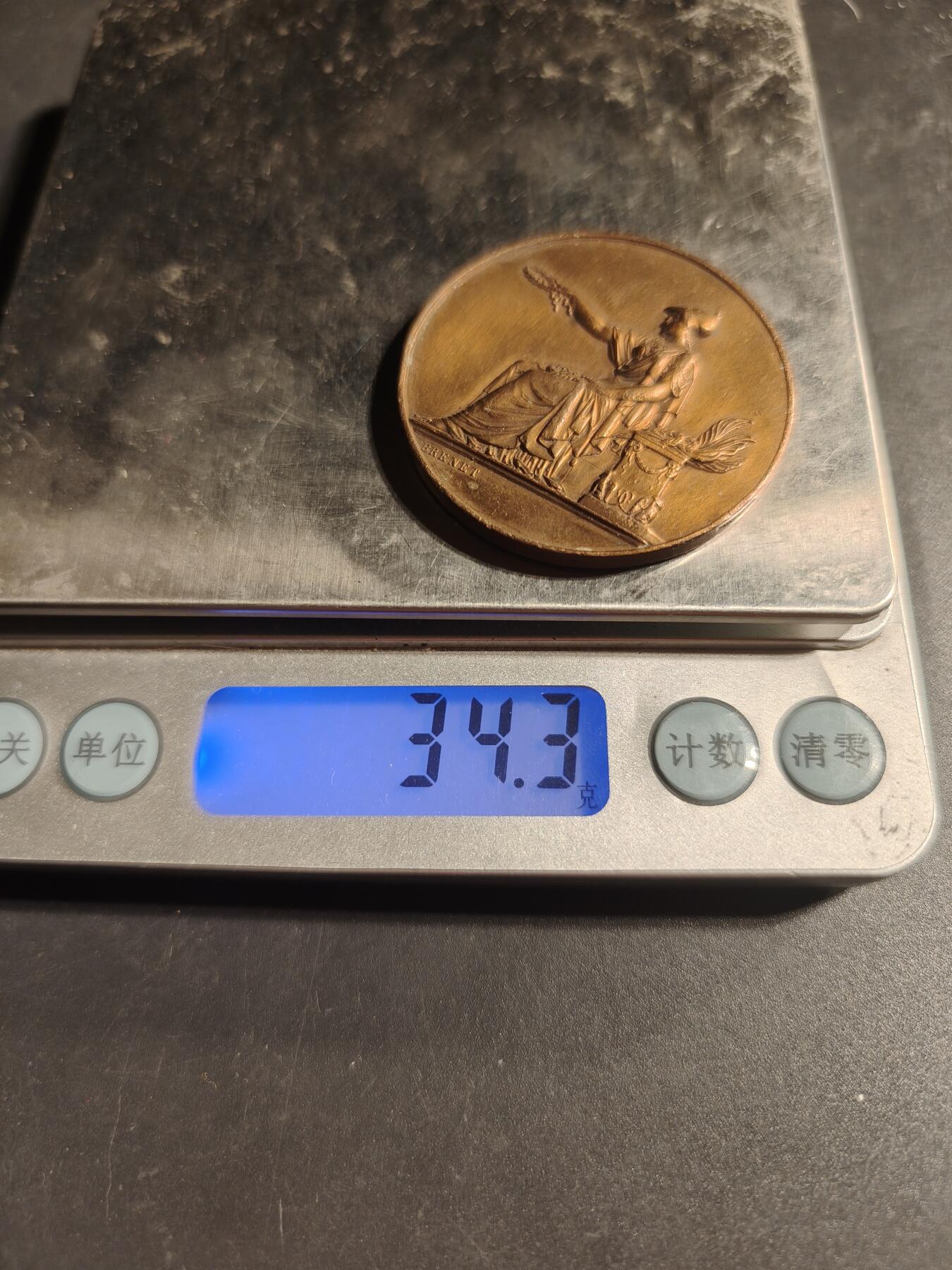 老王徽章第169期 法国1894年艺术竞赛大铜章     坐姿玛丽安娜     直径42mm.    重量34.3g