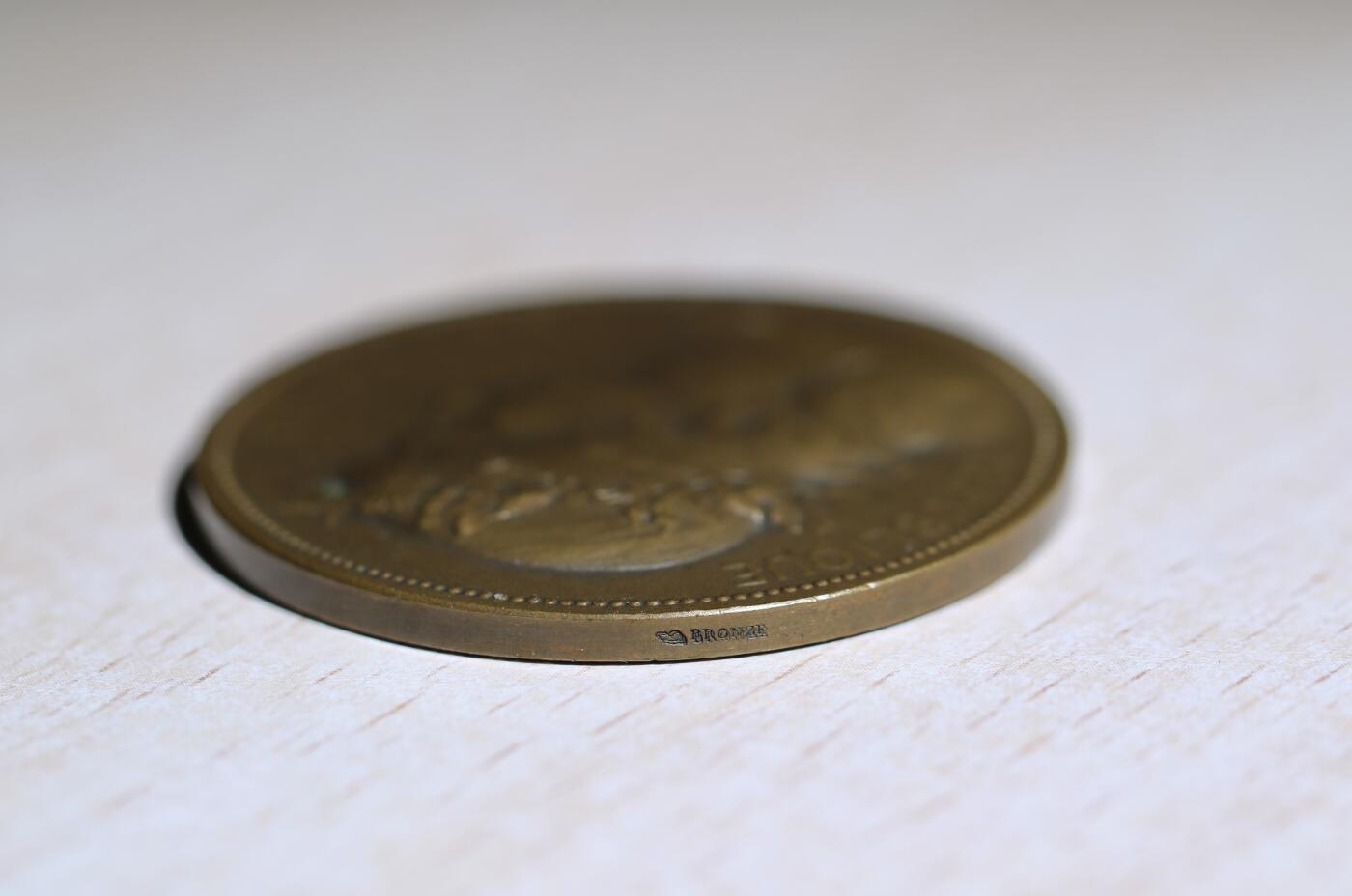 大猫徽章拍卖 第284期 法国玛丽安娜铜章一组4枚，大中小、铜镀银全尺寸。