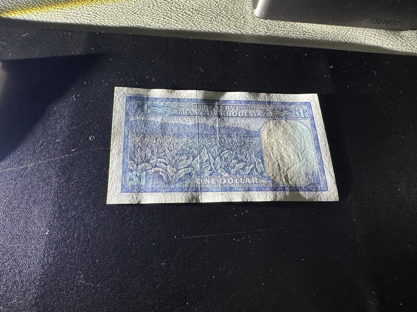 《外钞收藏家》第五百九十三期（精品场）（本平台长期征集拍品、欢迎藏友们联系合作）