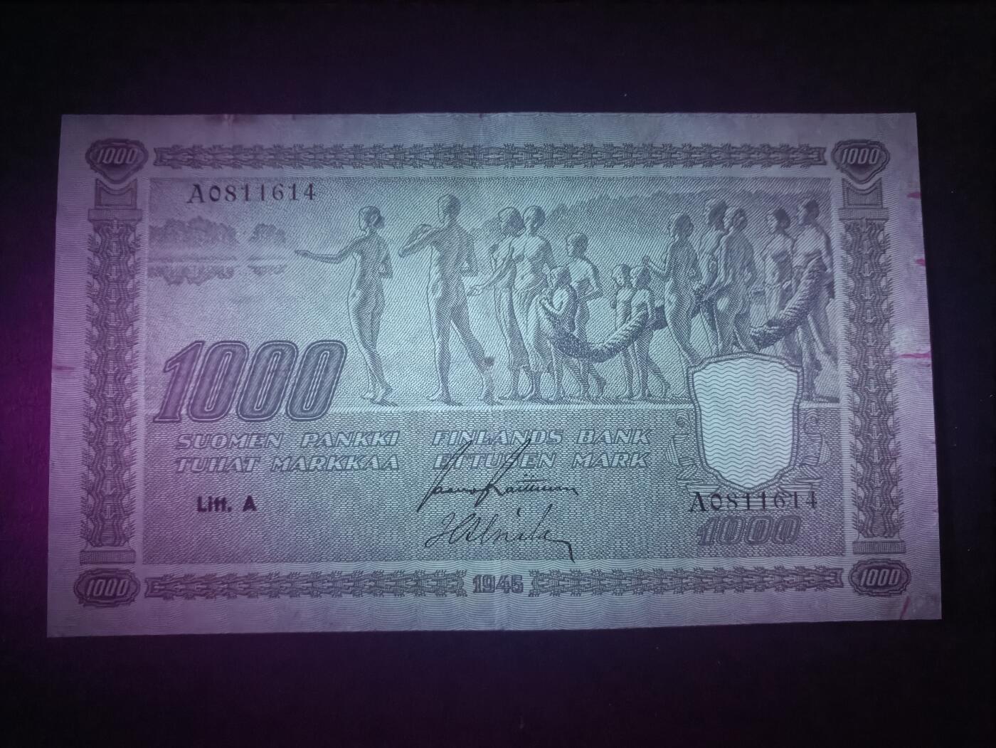 2025十二月第三期，总208期 芬兰1945年1000马克AUNC首批次A首冠A，此系列极稀有的大票幅大面值，象征着民族的起源和前进的意境画和国徽