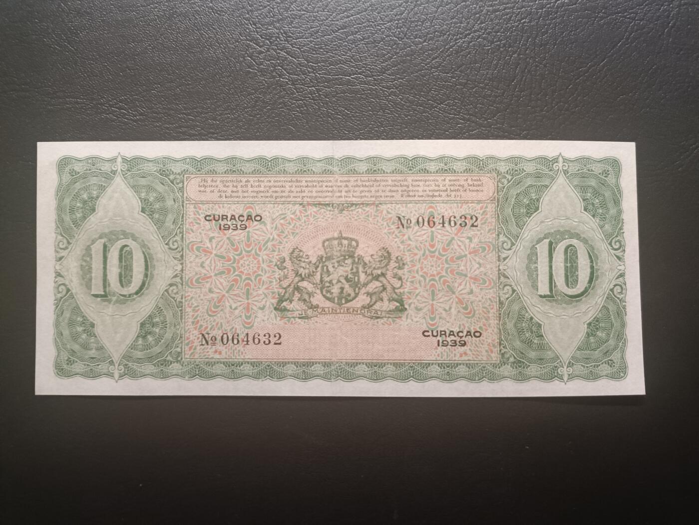 2025十二月第三期，总208期 荷属库拉索1939年10盾流通好品XF，稀有荷属殖民地中高面值品种，库拉索港俯瞰图和女性形象
