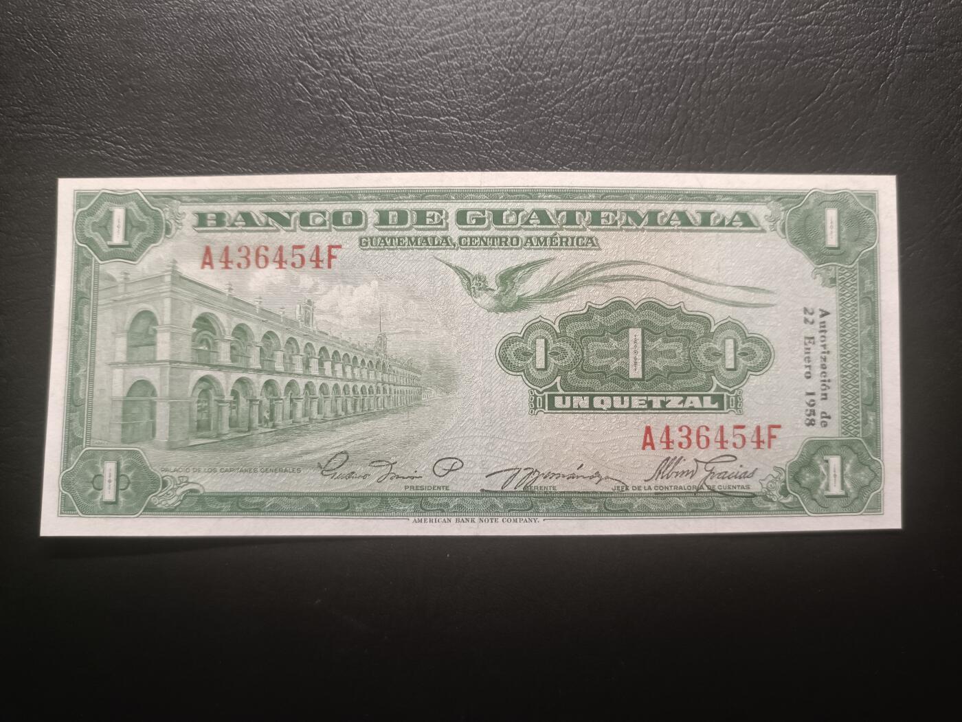 2025十二月第三期，总208期 危地马拉1958年1格查尔AUNC，国会大楼和阿提兰山，早期品种