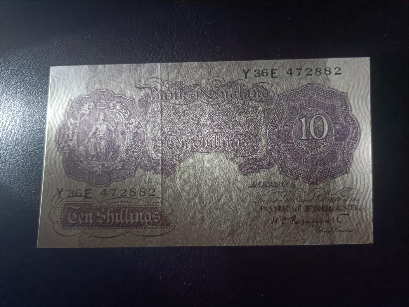 2025十二月第三期，总208期 英格兰战时A序列10先令UNC-，有别于战前战后普通的红色版本用紫色印刷