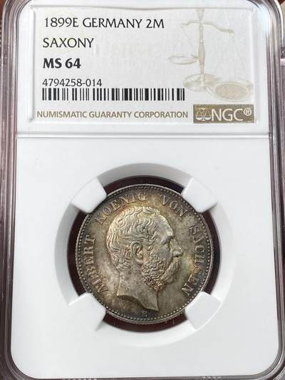 万国钱币拍卖第057期（万国冬季大拍） - NGC MS64 1899年德国萨克森阿尔伯特长翅流通2马克 原味顶级七色幻彩流通版 难度不小的早期长翅2马克品种
