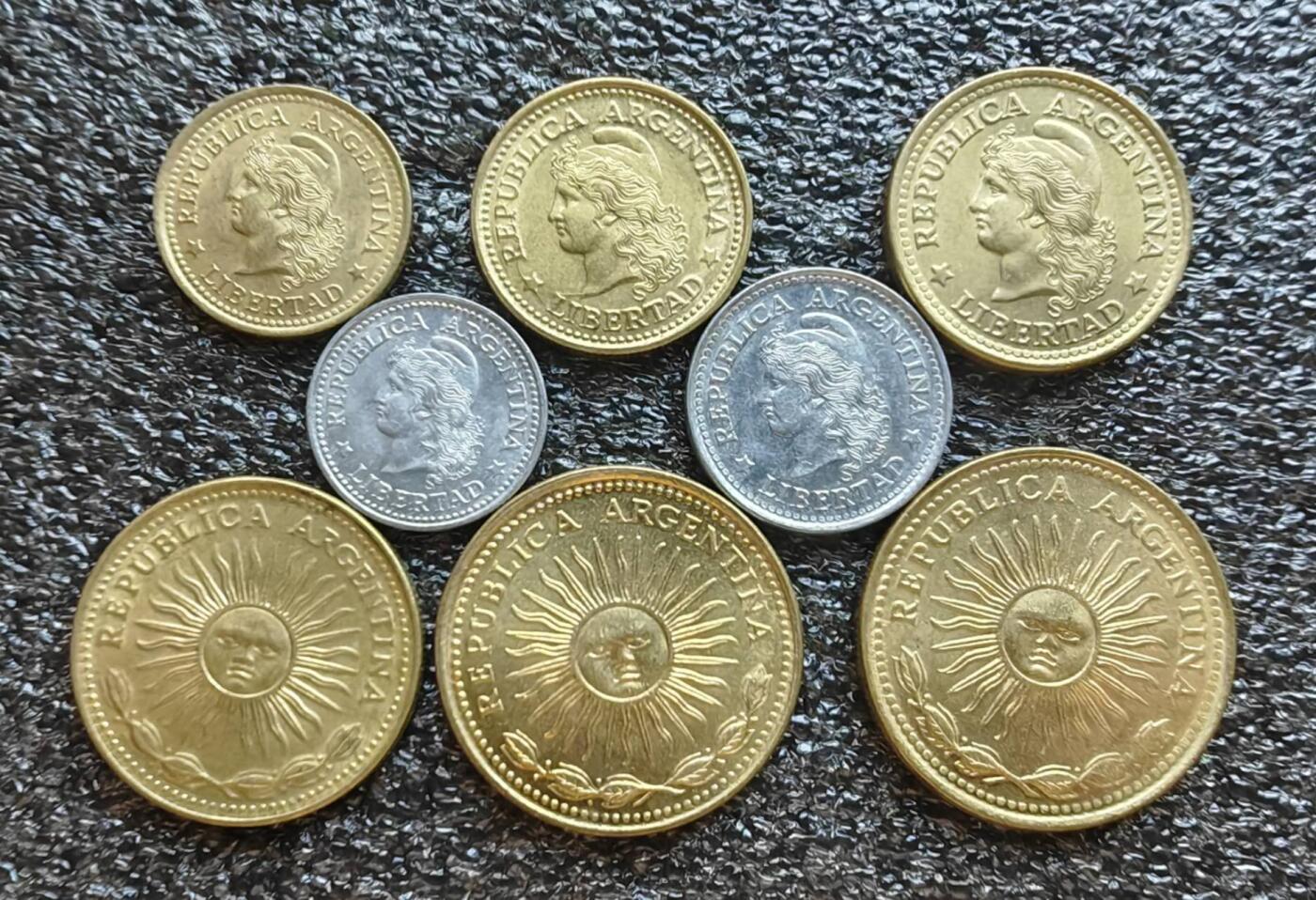 阿根廷硬币 1972-1977年1分-10比索8枚套