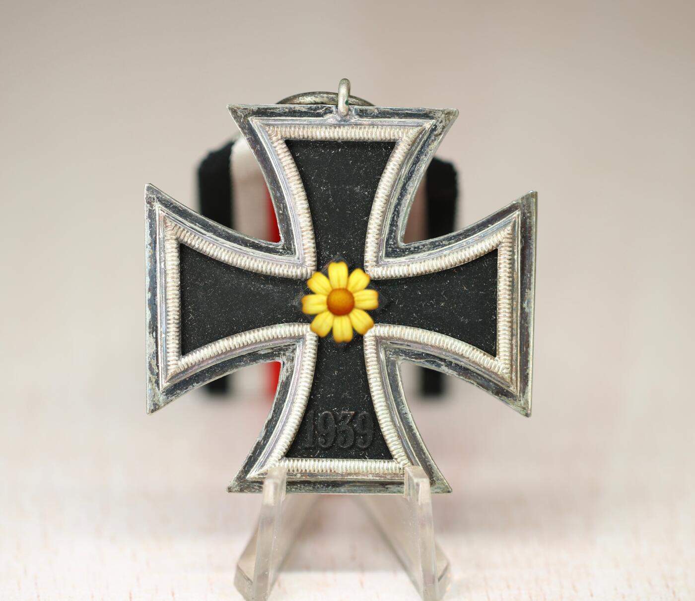 大猫徽章拍卖 第284期 珍爱和平 德国二铁 27厂 后配盒 原漆状态 有清洗