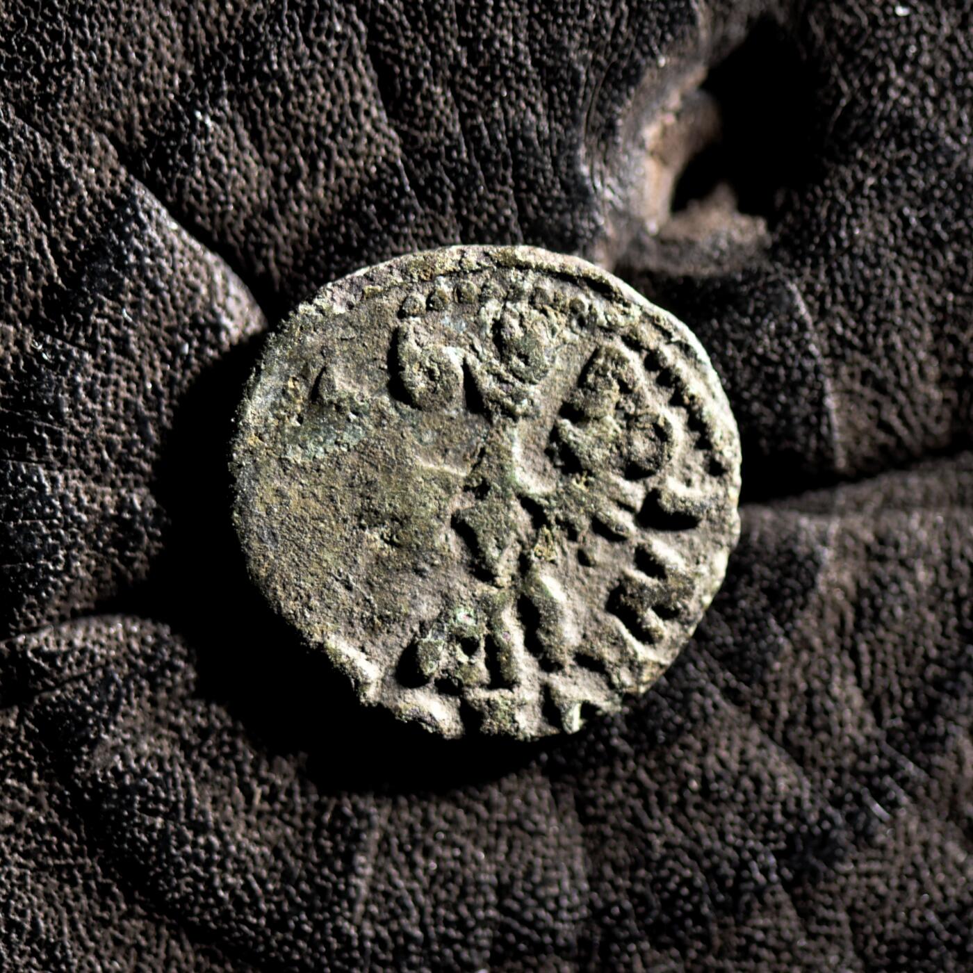 【良泉】【元旦直播场】1月1日晚19.30点开拍！208组西方古代钱币、日本朝鲜花钱 公元1656年【波兰立陶宛联邦】约翰二世·卡齐米尔·瓦萨“波兰鹰”铜希林，0.96克