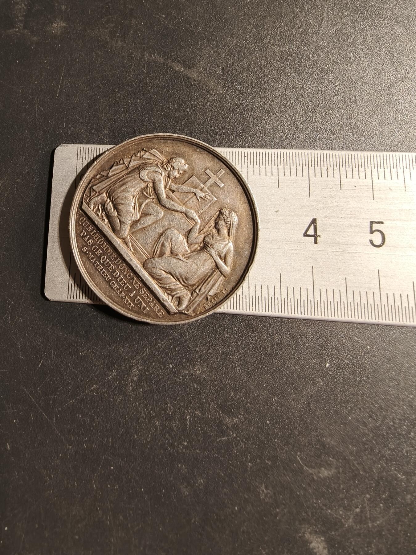 老王徽章第169期 法国银婚章    950银    直径32mm.    重量13.8g