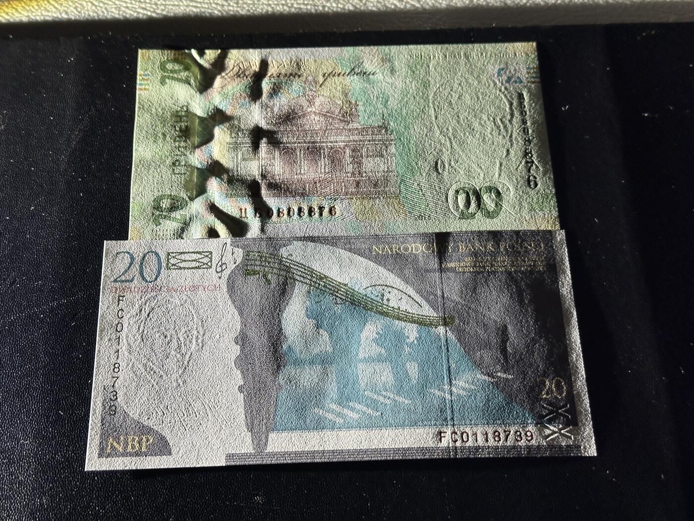 《外钞收藏家》第五百九十三期（精品场）（本平台长期征集拍品、欢迎藏友们联系合作） 乌克兰和波兰20 两张纪念钞一起 全新UNC