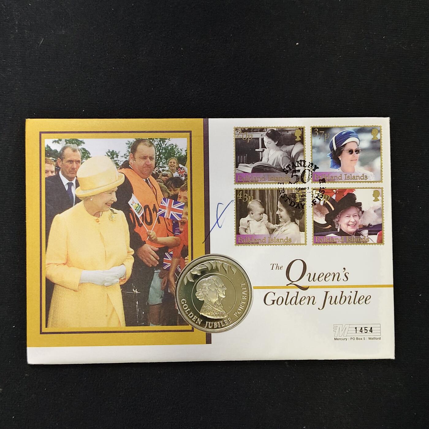 【全场包邮】纯粹捡漏拍485场（免费代拍第22场） 【邮币封】福克兰群岛2002年50便士女王登基五十周年克朗型纪念币邮币封