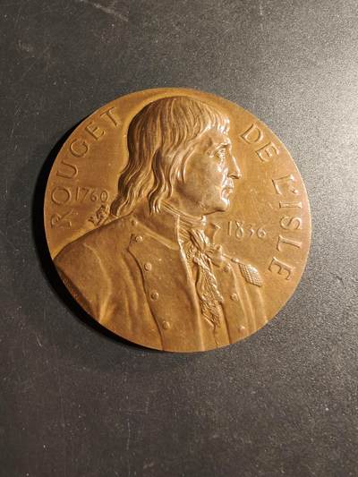 老王徽章第169期 - 法国马赛曲大铜章    正面为作者鲁日•德•利尔上尉，背面为马赛曲曲谱及歌词      直径58mm.    重量94.7g