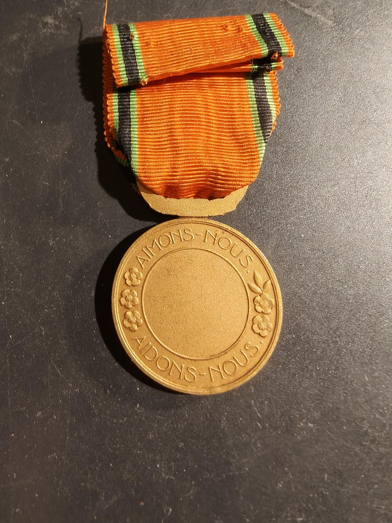 老王徽章第169期 法国金级鼓励行善国家协会奖章