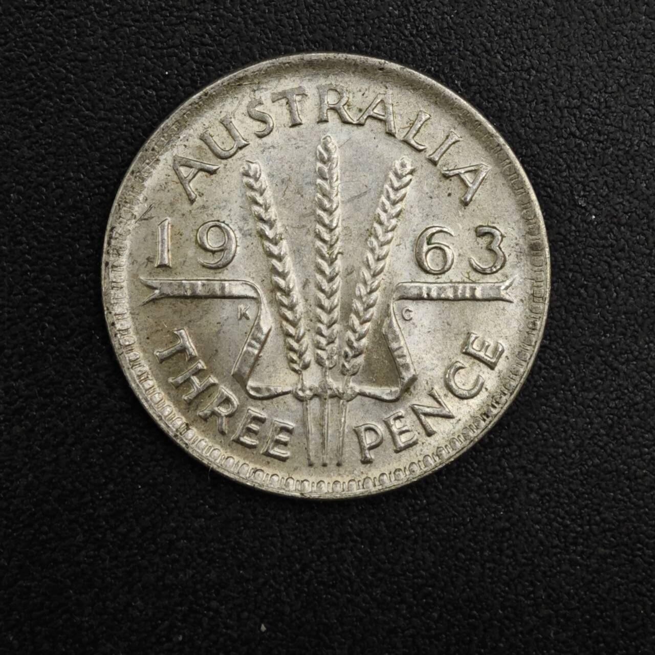 【淘币小摊】实时拍第八百二十五拍   散币场   满百包邮可预留二周 每周一统一发货   澳大利亚1963年伊丽莎白二世3便士银币