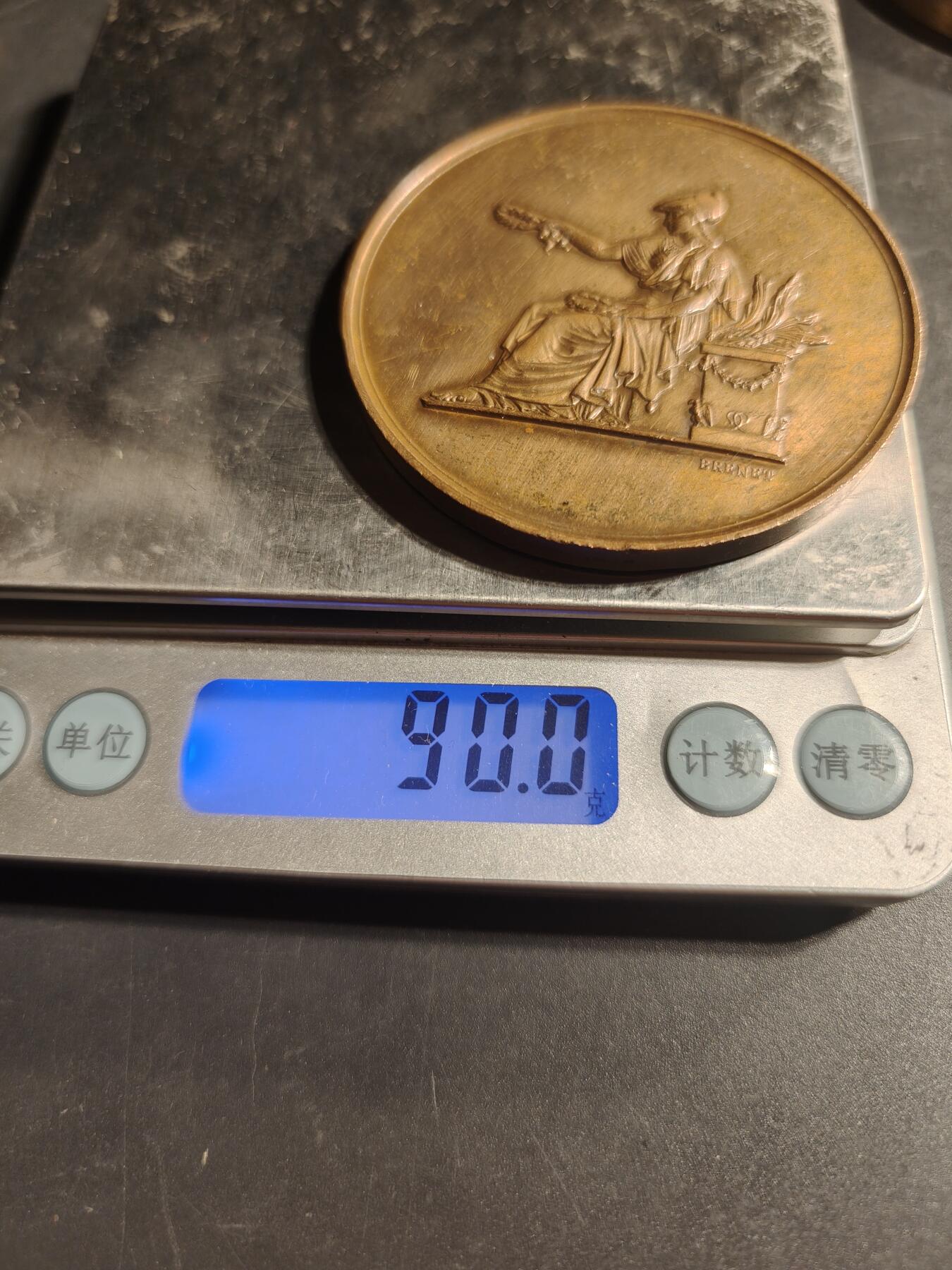 老王徽章第169期 法国1966年PHÉNIX-VIE保险公司竞赛大铜章    坐姿玛丽安娜    直径60mm.    重量90g