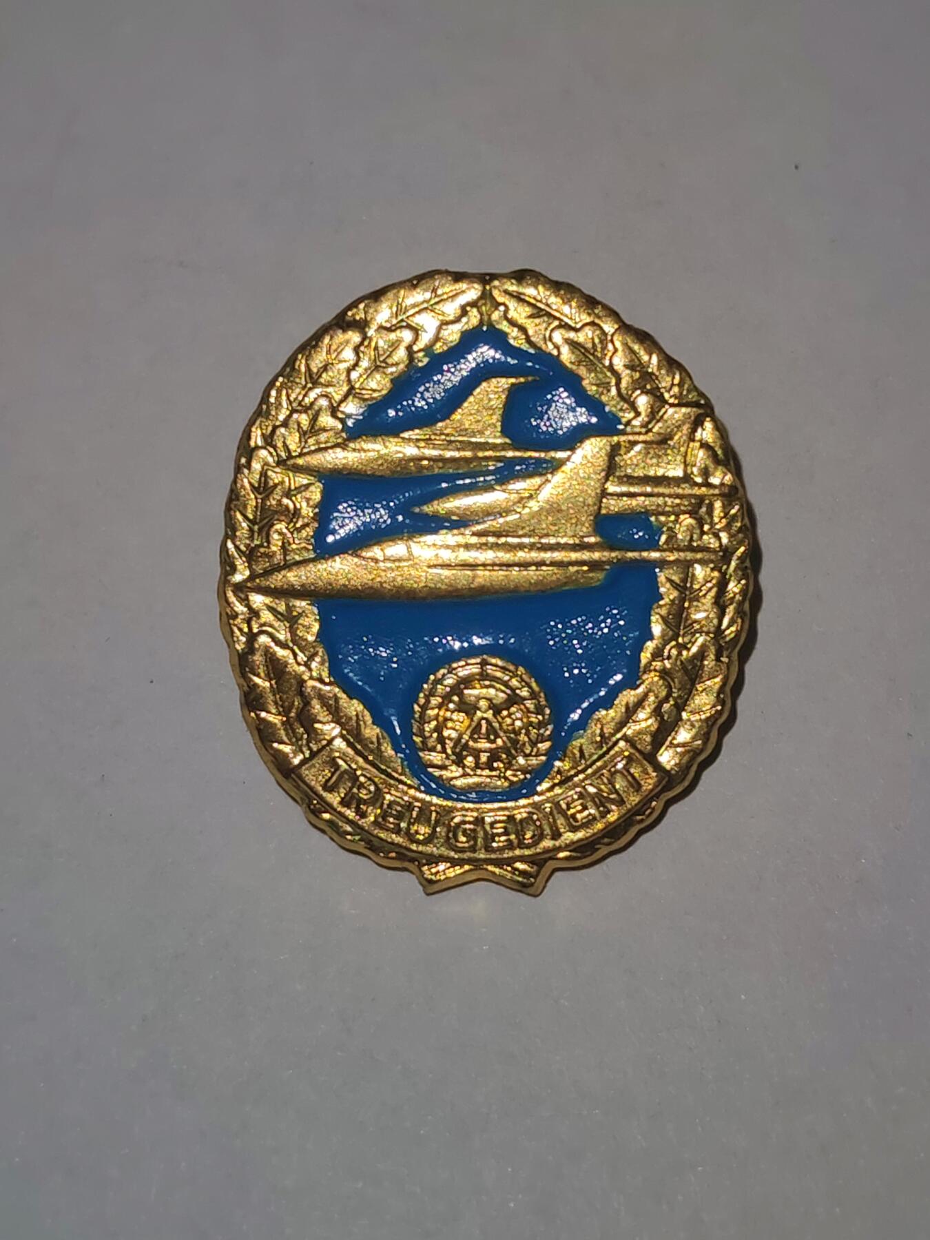 韵星假日拍卖第三十二期 -- Rimey Holidays Auction 32 民主德国优秀空军驾驶员证章