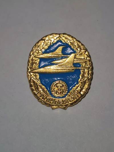 韵星假日拍卖第三十二期 -- Rimey Holidays Auction 32 - 民主德国优秀空军驾驶员证章