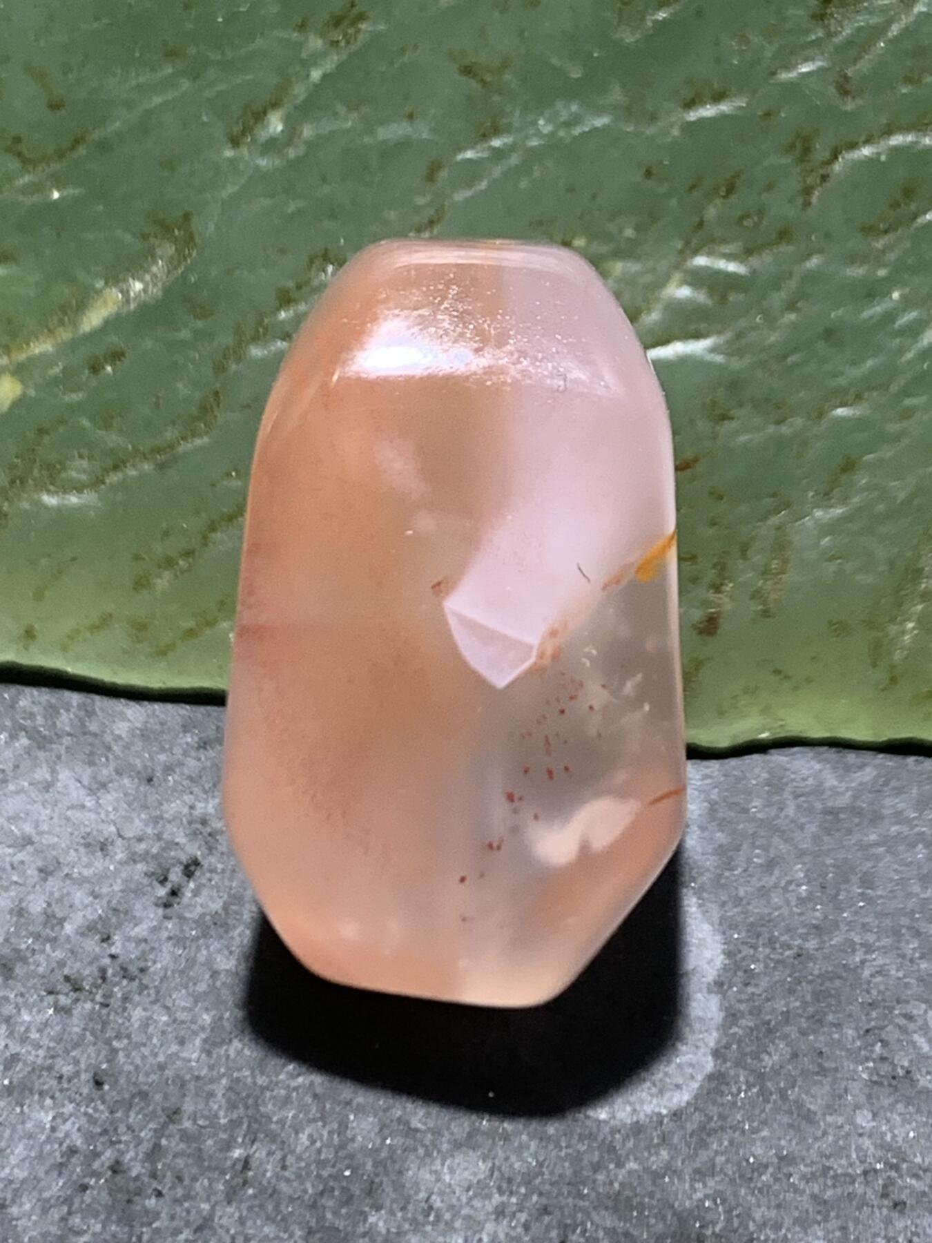 川料南红玛瑙荔枝冻飘红通货随形四棱珠一颗！