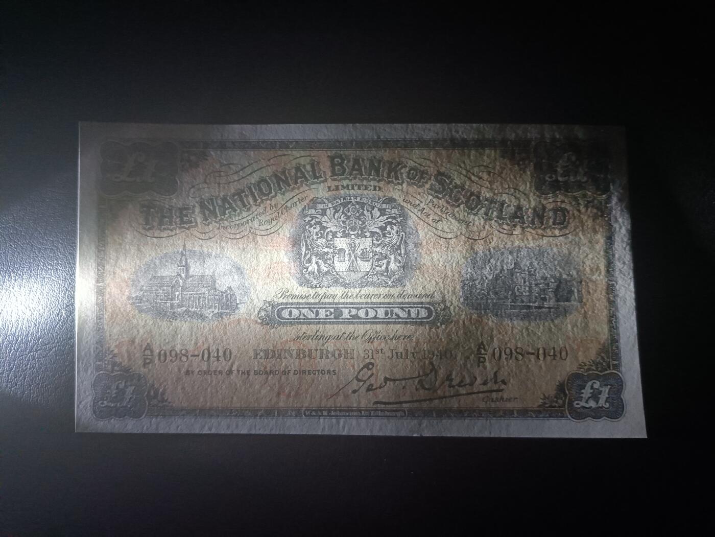 2025十二月第三期，总208期 苏格兰国家银行1940年1镑AUNC，爱丁堡和格拉斯哥的分行，稀有二战期间品种