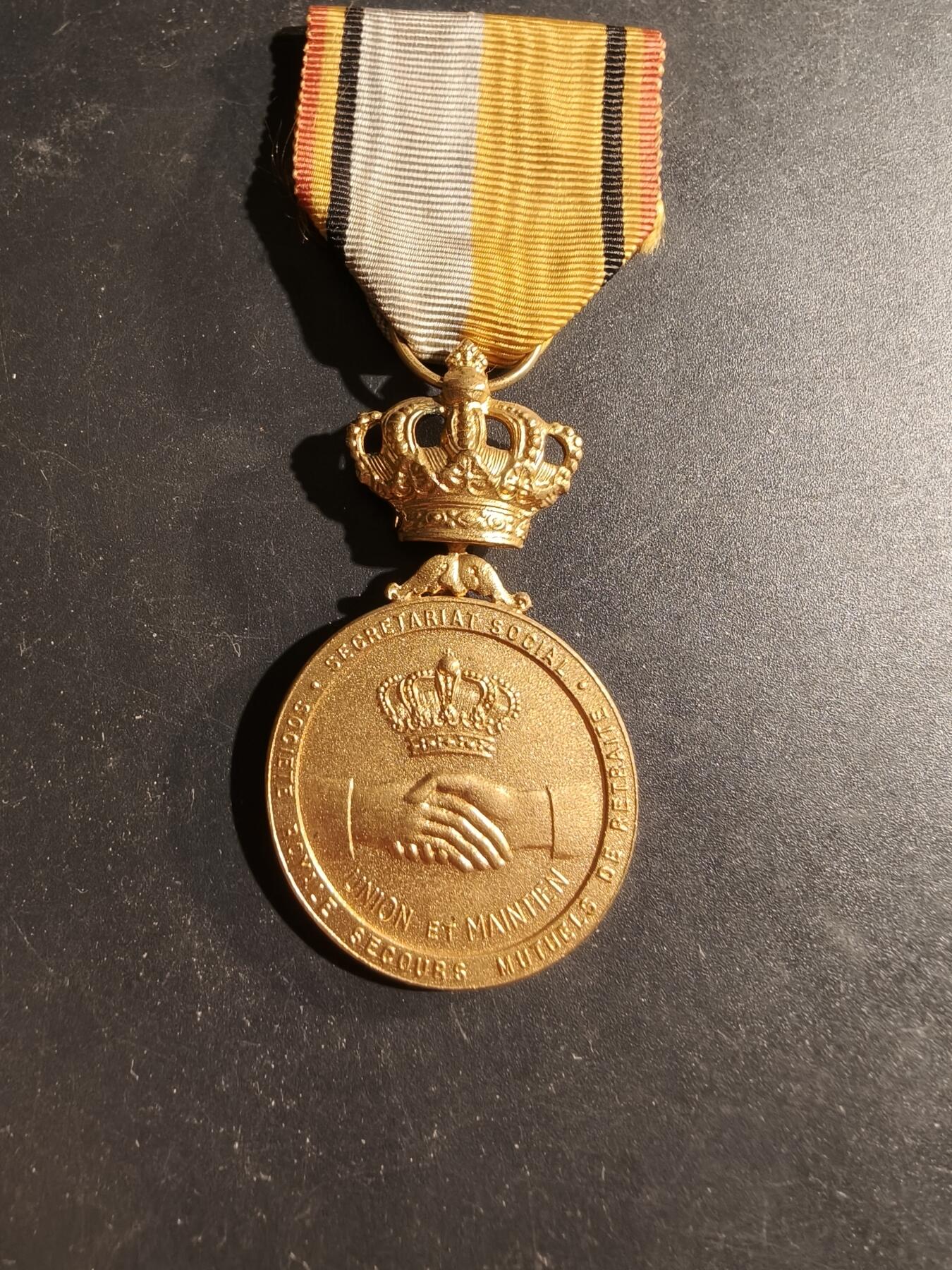 老王徽章第169期 比利时皇家联盟与维护协会纪念章