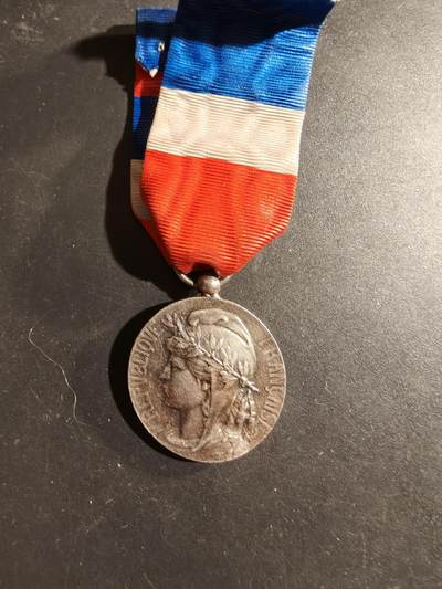 老王徽章第169期 - 法国银级劳动荣誉奖章     实发版