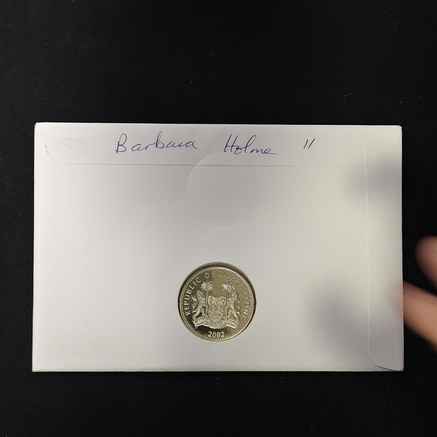 【全场包邮】纯粹捡漏拍485场（免费代拍第22场） 【邮币封】塞拉利昂2002年1元女王登基五十周年克朗型纪念币邮币封