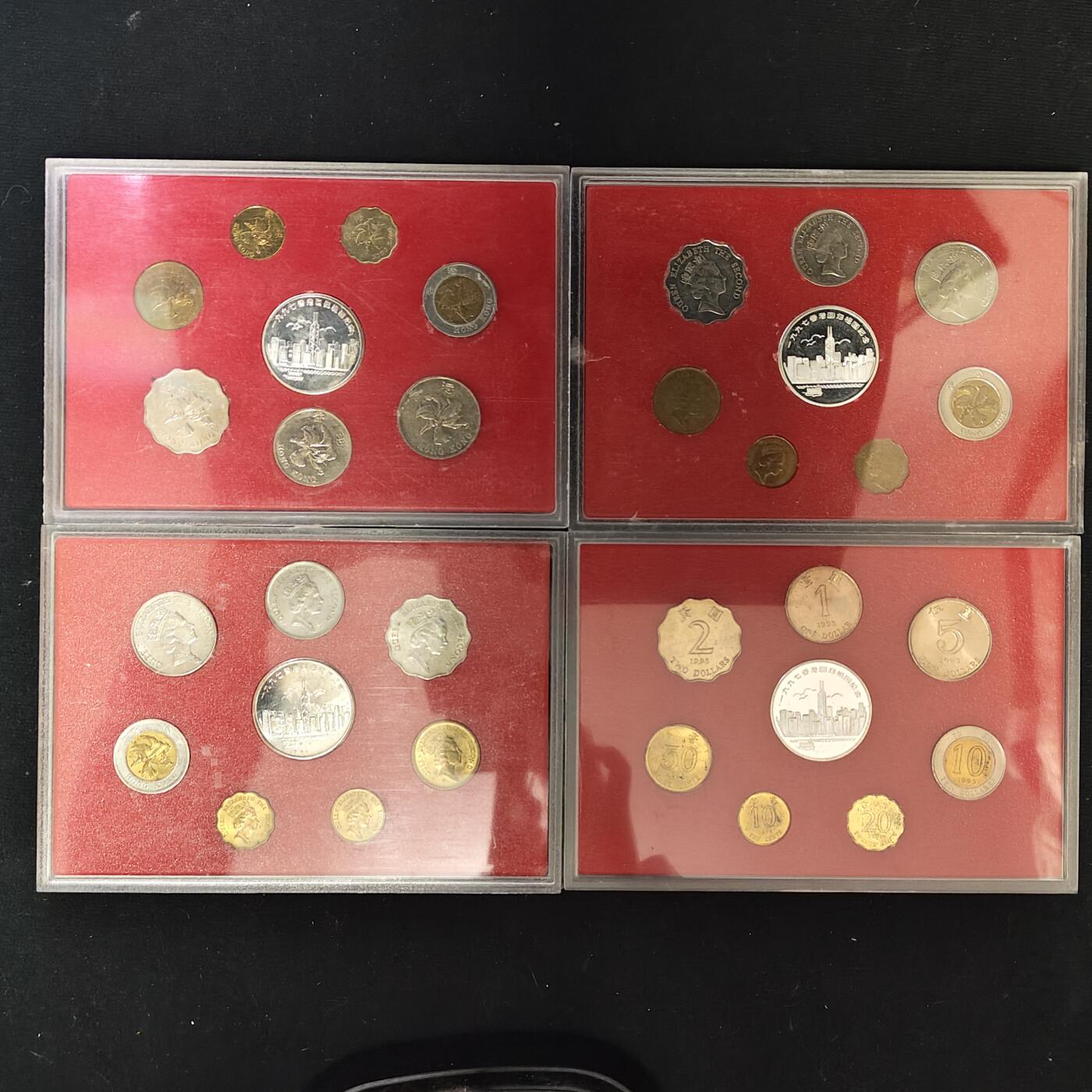 【全场包邮】纯粹捡漏拍485场（免费代拍第22场） 香港各年份回归纪念套币4套-含回归镀银精制纪念章4枚