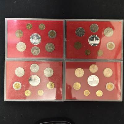 【全场包邮】纯粹捡漏拍485场（免费代拍第22场） - 香港各年份回归纪念套币4套-含回归镀银精制纪念章4枚