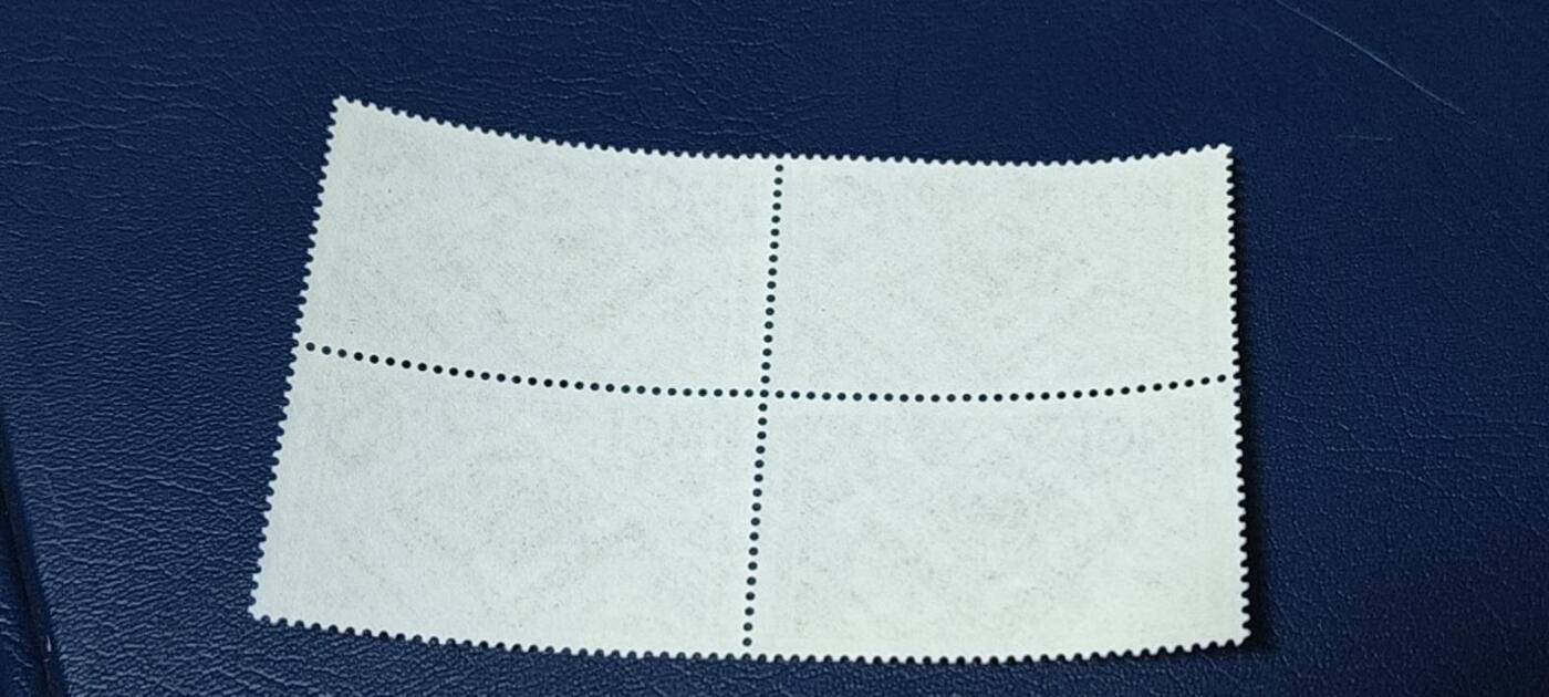 德国邮票专场，都是四方联 德国邮票四方联，1977年发行， 欧共体总部大楼。品相如图