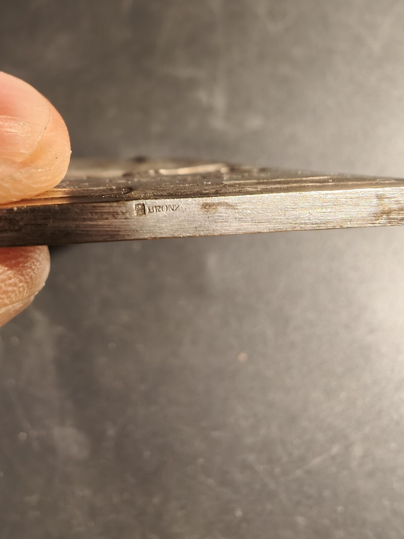 老王徽章第169期 法国宠物犬博览会方形镀银大铜章     尺寸45×60mm.    重量72.4g