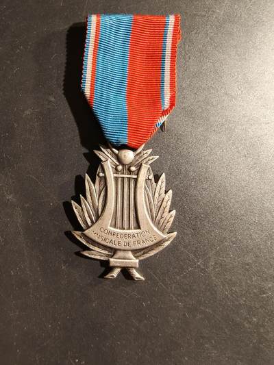 老王徽章第169期 - 法国银级音乐协会奖章