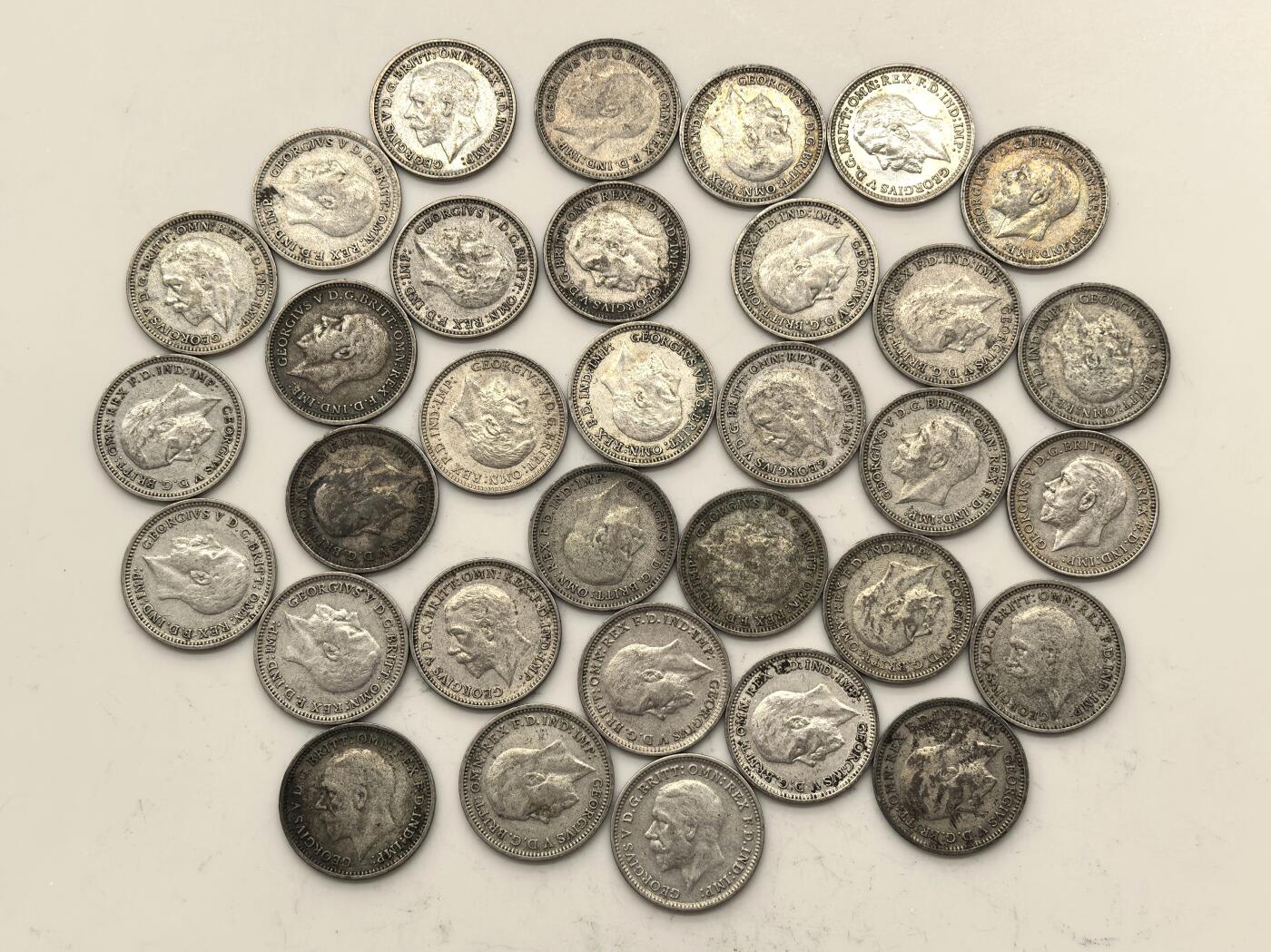 博洋堂世界钱币拍卖第151期（全场包邮） 英国1931-36年乔治五世3便士银币一组33枚