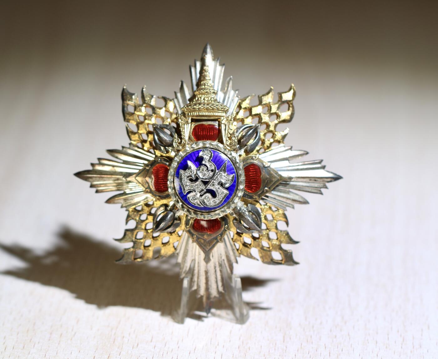 大猫徽章拍卖 第284期 泰国特级王冠勋章