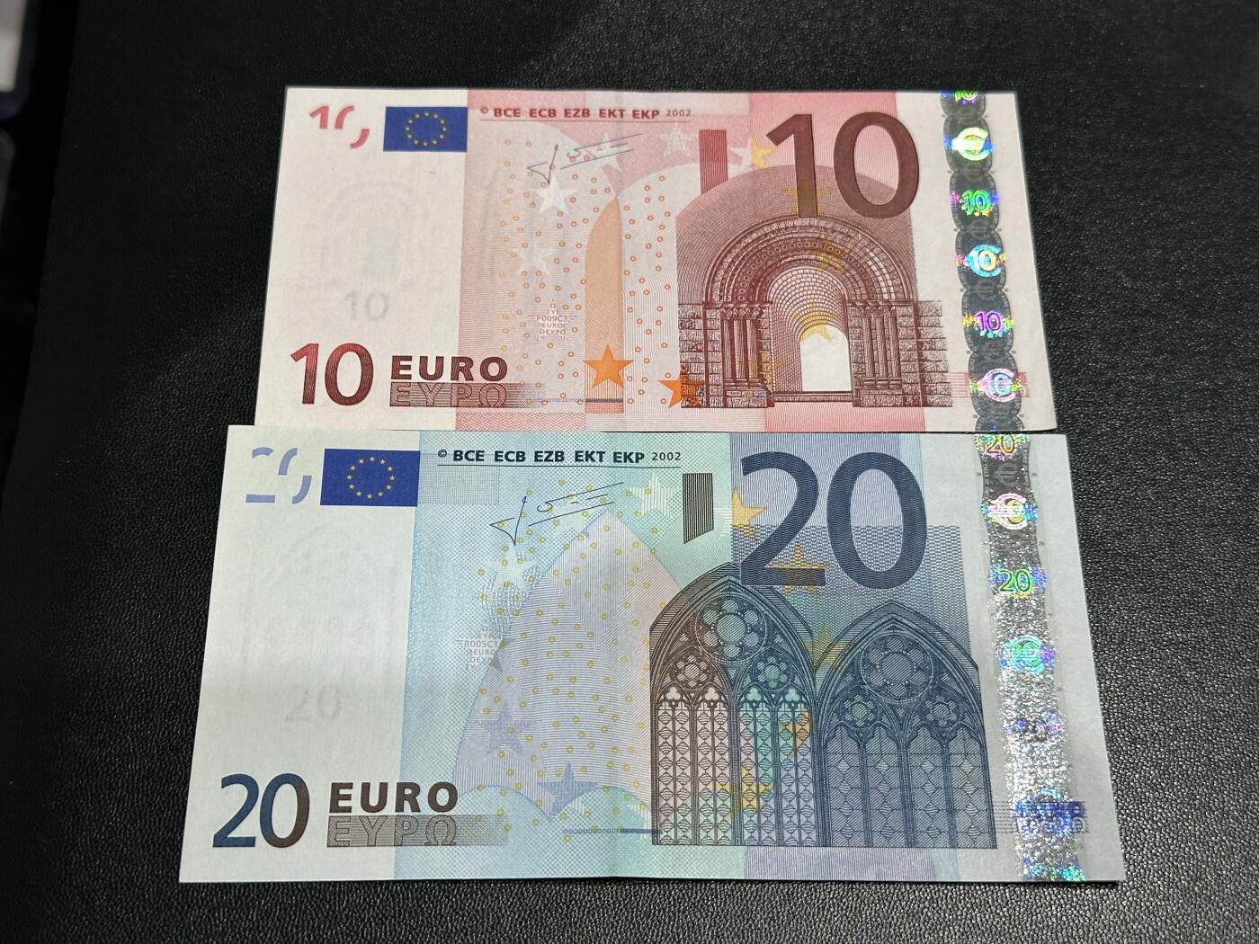 《外钞收藏家》第五百九十三期（精品场）（本平台长期征集拍品、欢迎藏友们联系合作） 二签 德国版10和20欧元 AU品相