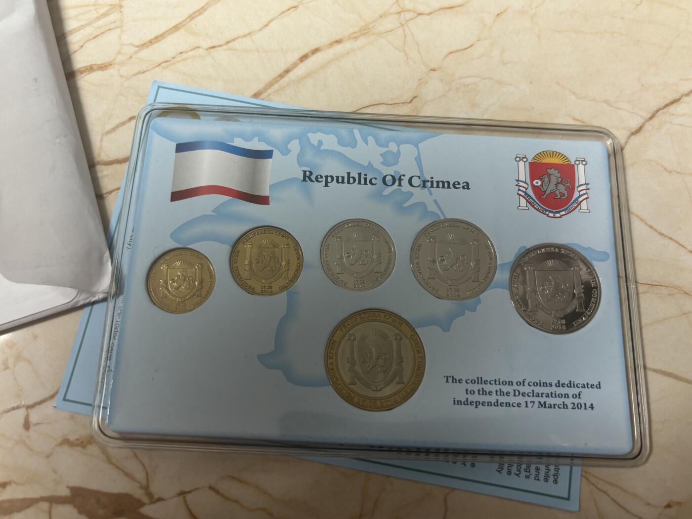 第185期拍卖 卡装克里米亚共和国2014年纪念币6枚套