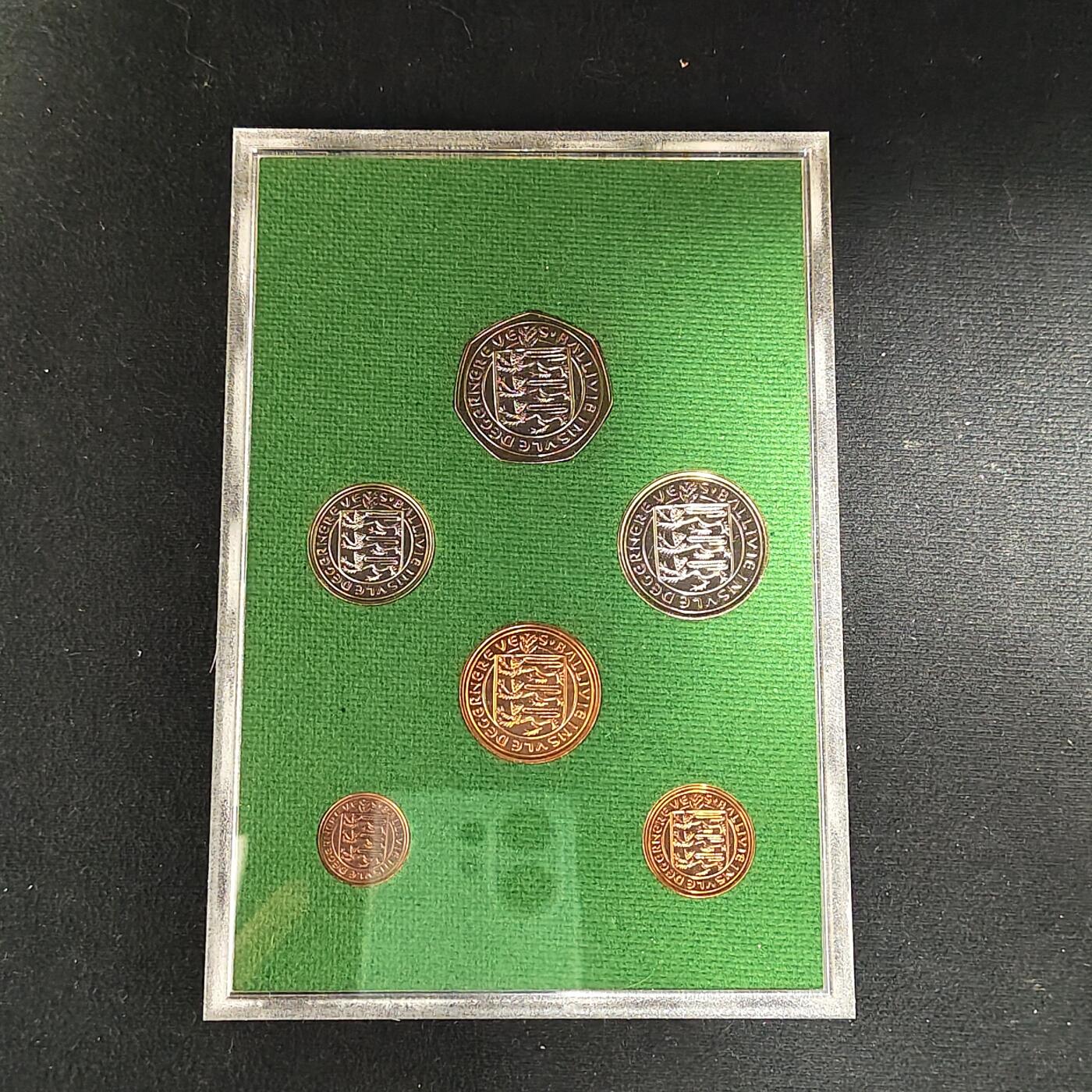 【全场包邮】纯粹捡漏拍485场（免费代拍第22场） 根西1979年官方发行皇家厂经典信封装精制套币-PS8