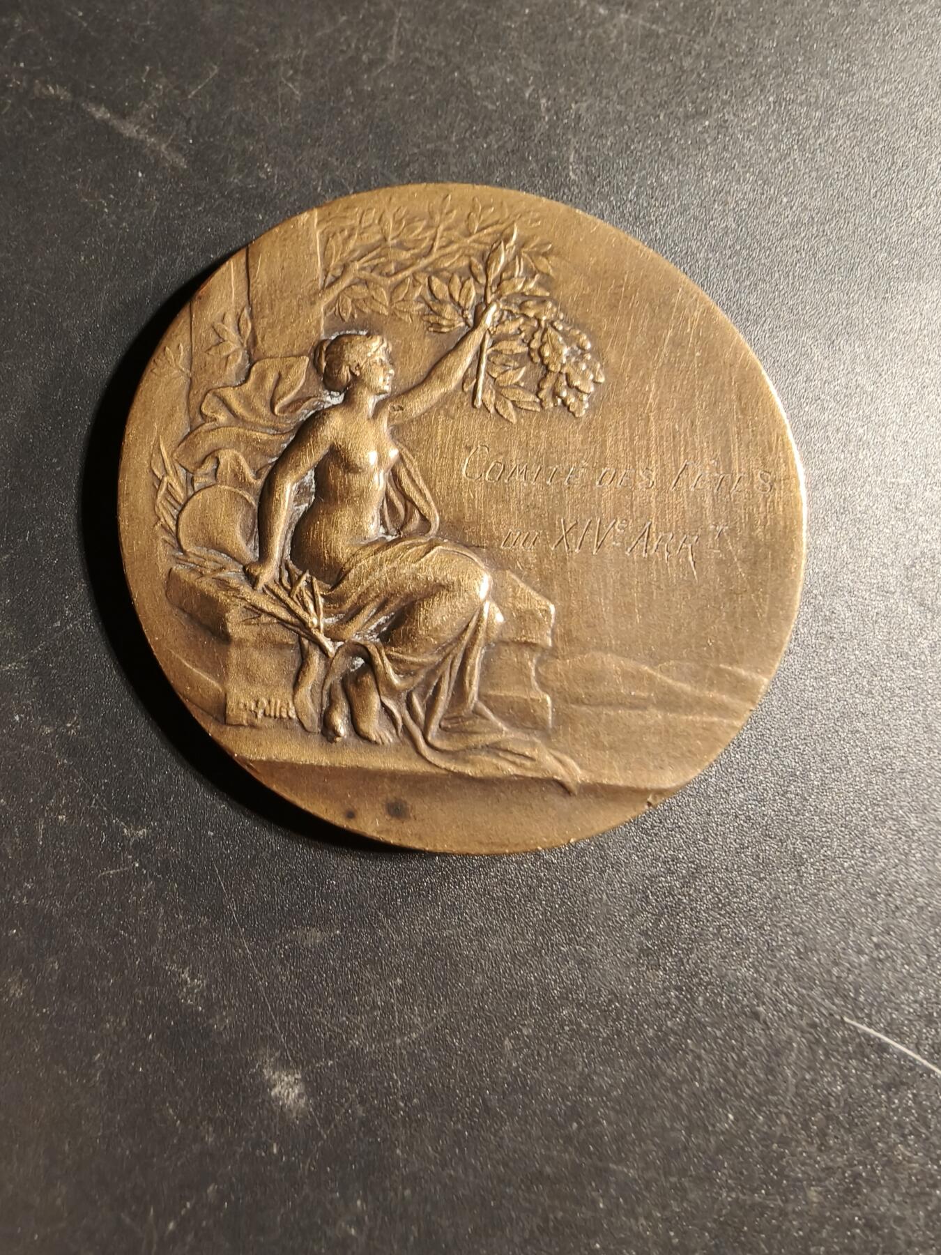 老王徽章第169期 法国国防部勤务总监（1928年）阿尔伯特·加尔塔尔德将军大铜章     直径51mm.     重量54.3g.    大师皮列作品