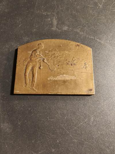 老王徽章第169期 - 法国巴黎“回声报”网球竞赛方形大铜章     尺寸50×36mm.    重量40.7g