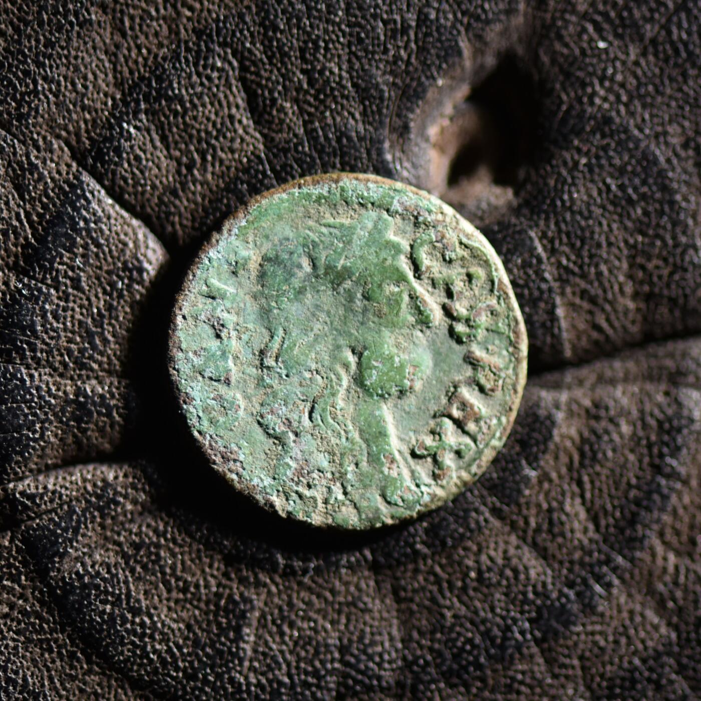 【良泉】【元旦直播场】1月1日晚19.30点开拍！208组西方古代钱币、日本朝鲜花钱 公元1665年【波兰立陶宛联邦】约翰二世·卡齐米尔·瓦萨“骑士”铜希林，0.95克